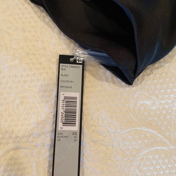 NWT Tahari Ruffle SleeveTop - Picture 4 of 4